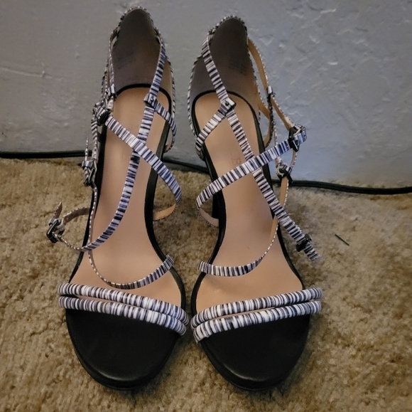 L.A.M.B Strappy Leather Heels Size 9 - Picture 3 of 8
